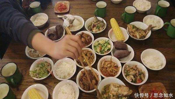 最新食物嘌呤表公布，原来“嘌呤王”并不是猪肉，了解下
