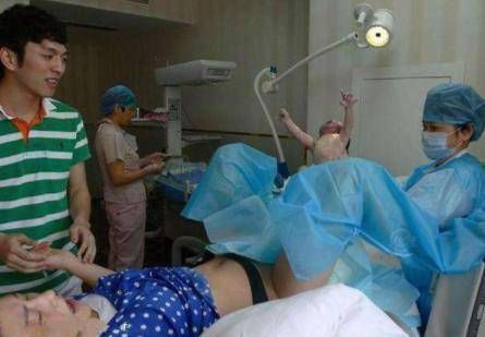 宝宝|顺产时,娃被一把拽出来是什么感觉别不好意思,大家都这么说