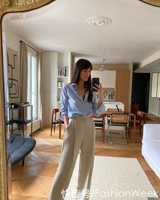 比春天更迷人的是：刘雯的蓝色衬衫