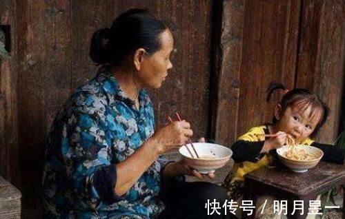 小李|为啥越来越多年轻父母不让老人帮忙带娃?无非四大矛盾,很突出