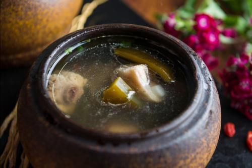 滋补|夏天这菜别放过，6块钱买一斤，补碘又补铁，炖汤喝鲜美又滋补