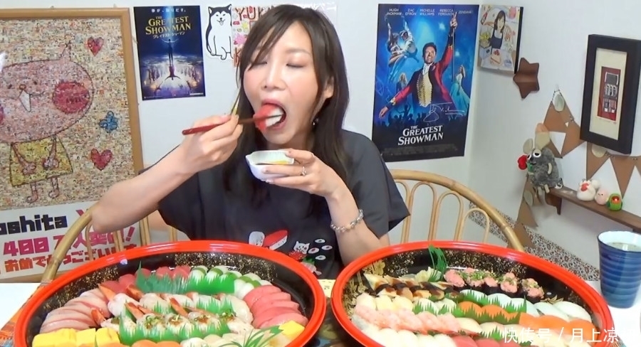 猫腻|美女挑战100个寿司,以为是个大胃王,吃一口后才知有“猫腻”