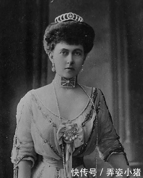 珠宝|西班牙王室珠宝欣赏,项链能拆卸成手镯,设计独特巧妙