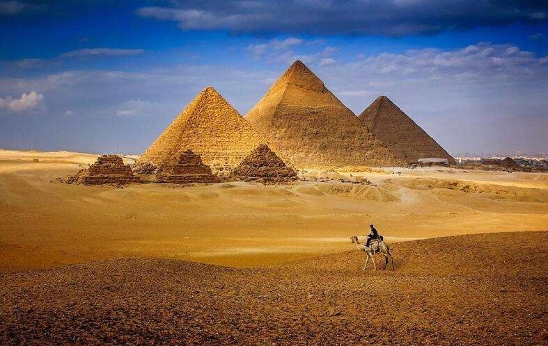 古埃及金字塔|《史记》中关于秦始皇陵的记载,显示这座墓陵可能也是座金字塔