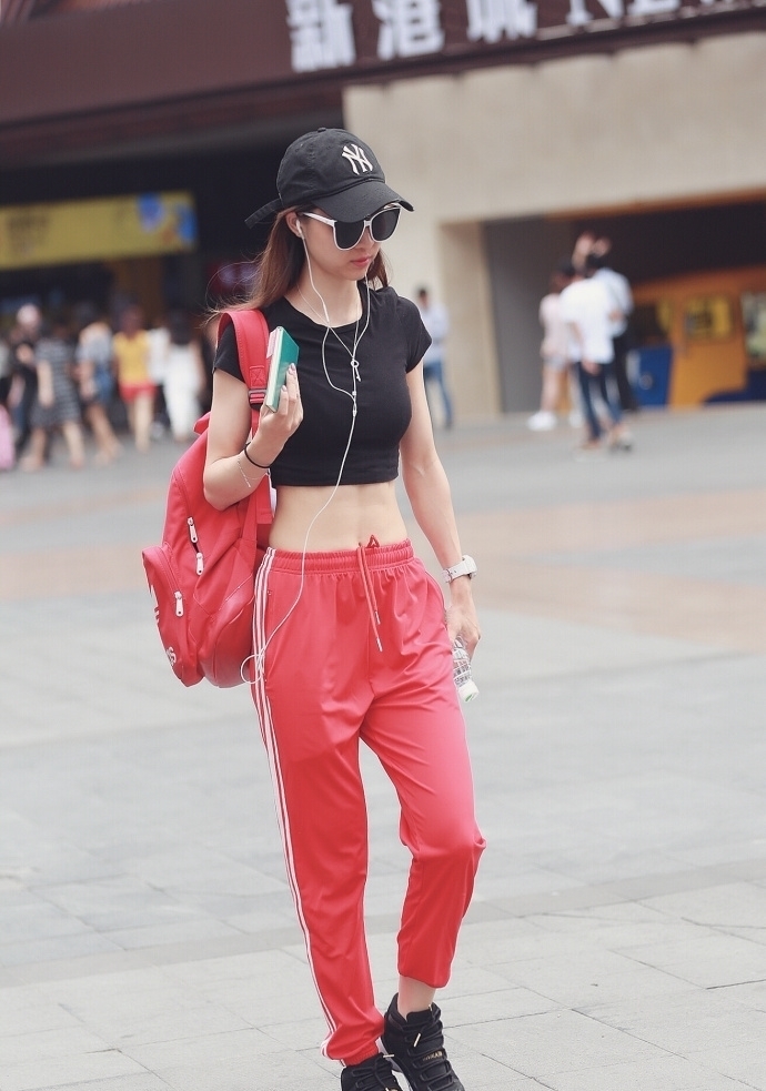 超高|街拍颜值超高的美女小姐姐,每一位都有大长腿