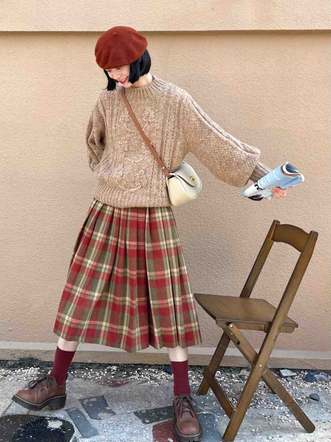 大长腿 毛衣+半身裙是真火!今年冬天这样穿,真的美到没朋友