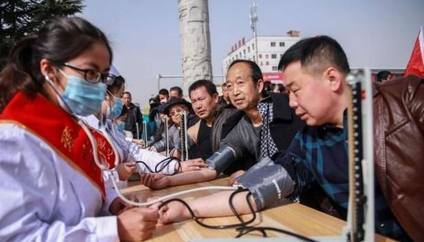 高血压患者,饭前记住三个小诀窍,疏通血管,