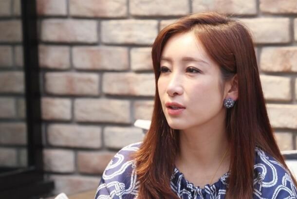 秦海璐 秦海璐也在追《中餐厅》,看了给赵丽颖打电话,原因够笑三天