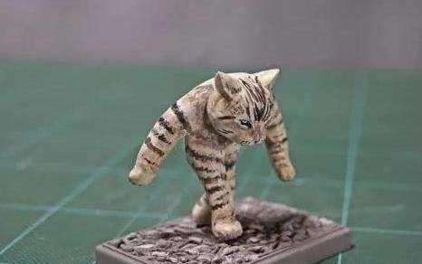 霸气猫手办过于“魔性”,视觉错位却毫不违和,被粉丝疯狂追捧