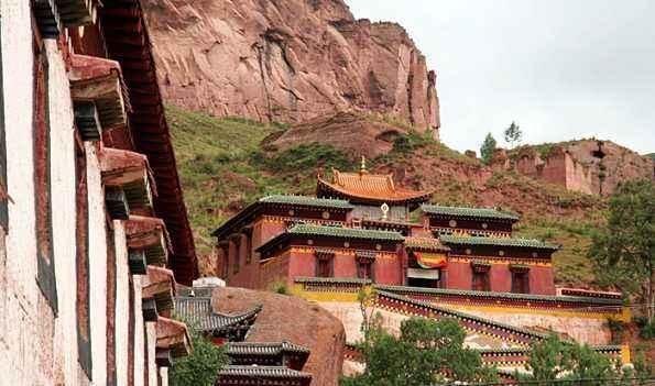  天下|青海玛沁拉加寺，天下黄河第一寺，喜欢藏传佛教寺院可以看看