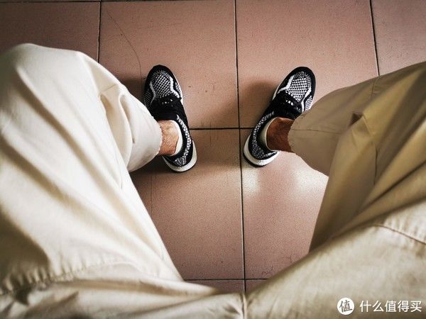 z暑期特惠买什么？ 篇一：U系列宽松束脚休闲裤