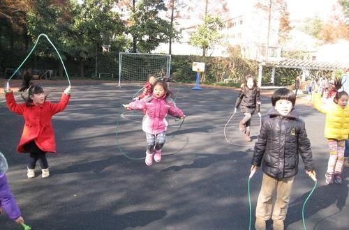 睡眠|父母都是高个子，儿子却“矮”人一等，问题出在了3个方面上