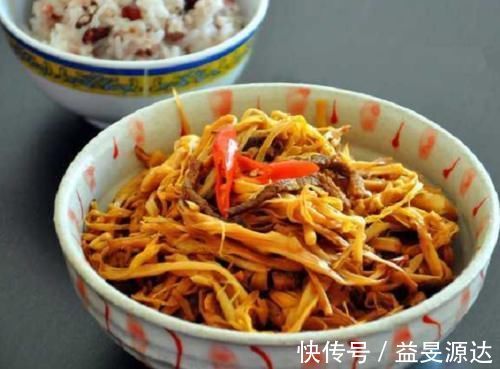 黄花菜|它是“失眠者的福音”,隔三差五吃一回,睡眠质量高,告别熊猫眼