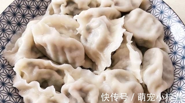 芹菜|冬天，用它包饺子，比白菜韭菜鲜，再贵也要吃，我家一周吃4次，太香了