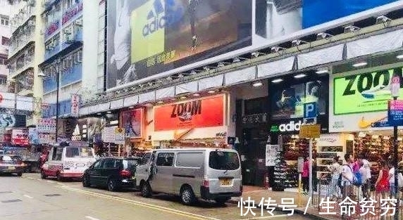 旺角 香港旺角波鞋街耐克店，200多港币一双都无人问津