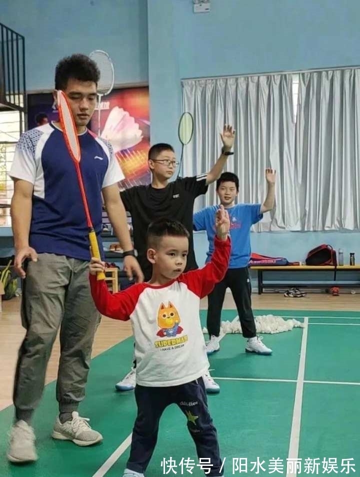 业余|从业余围棋高手转型羽毛球教练，22岁天台小伙换个赛道让梦想继续