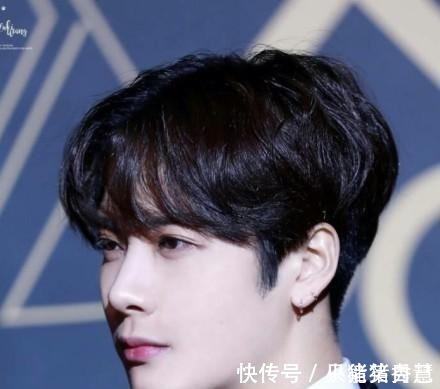 全球最帅面孔海王夺冠，蔡徐坤首入围获第27，他的排名华人第一