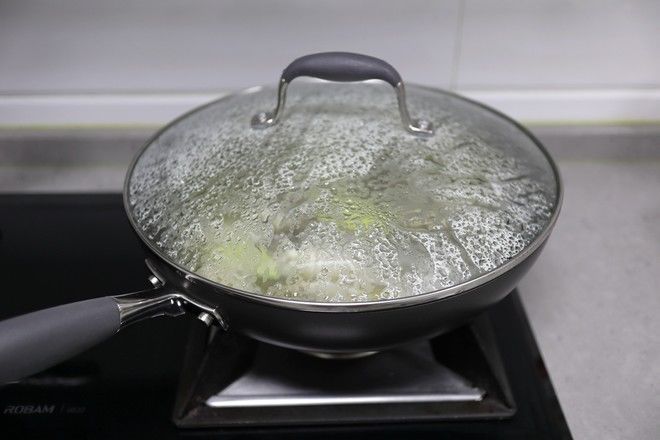 鲫鱼豆腐汤|它的营养比甲鱼还高，浑身上下全是宝贝，一斤7元却无人问津