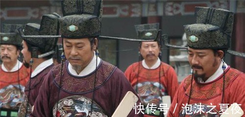 脏字!史上有名的4句古诗,经典的骂人不说脏字,没点文化还以为是夸人!