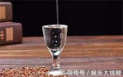 心脑血管疾病|吃鸡蛋对血压好不好?医生:不止鸡蛋,这4种食物或应少吃