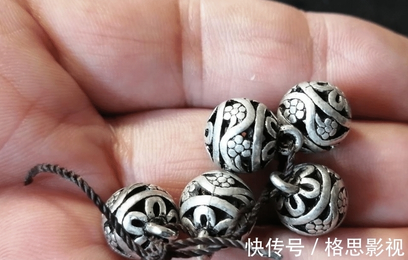 家里的金属首饰黑了,需要去店里面清洗吗?在家清理一下吧