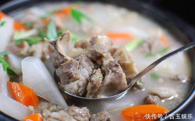炖羊肉时,有3种料不能少,炖好后汤汁鲜美无膻味,可有人总弄错