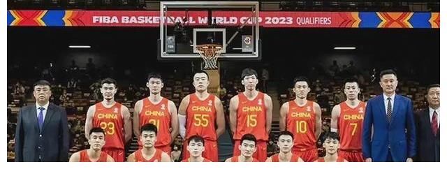 出战|中国男篮对战澳大利亚，杜锋是否会让易建联出战？