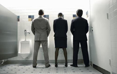 有害物质|小便又黄又臭，只是上火吗？男性同胞们，多想一下