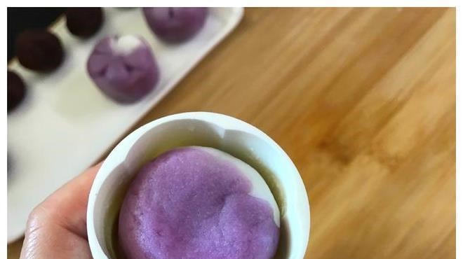 月饼最简单的做法，不用烤箱不用面粉，少油低糖，好吃不胖零失败