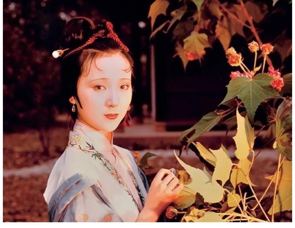 贾宝玉|那一年，她18岁终生成为了林黛玉，陈晓旭的一生充满了谜团与不解