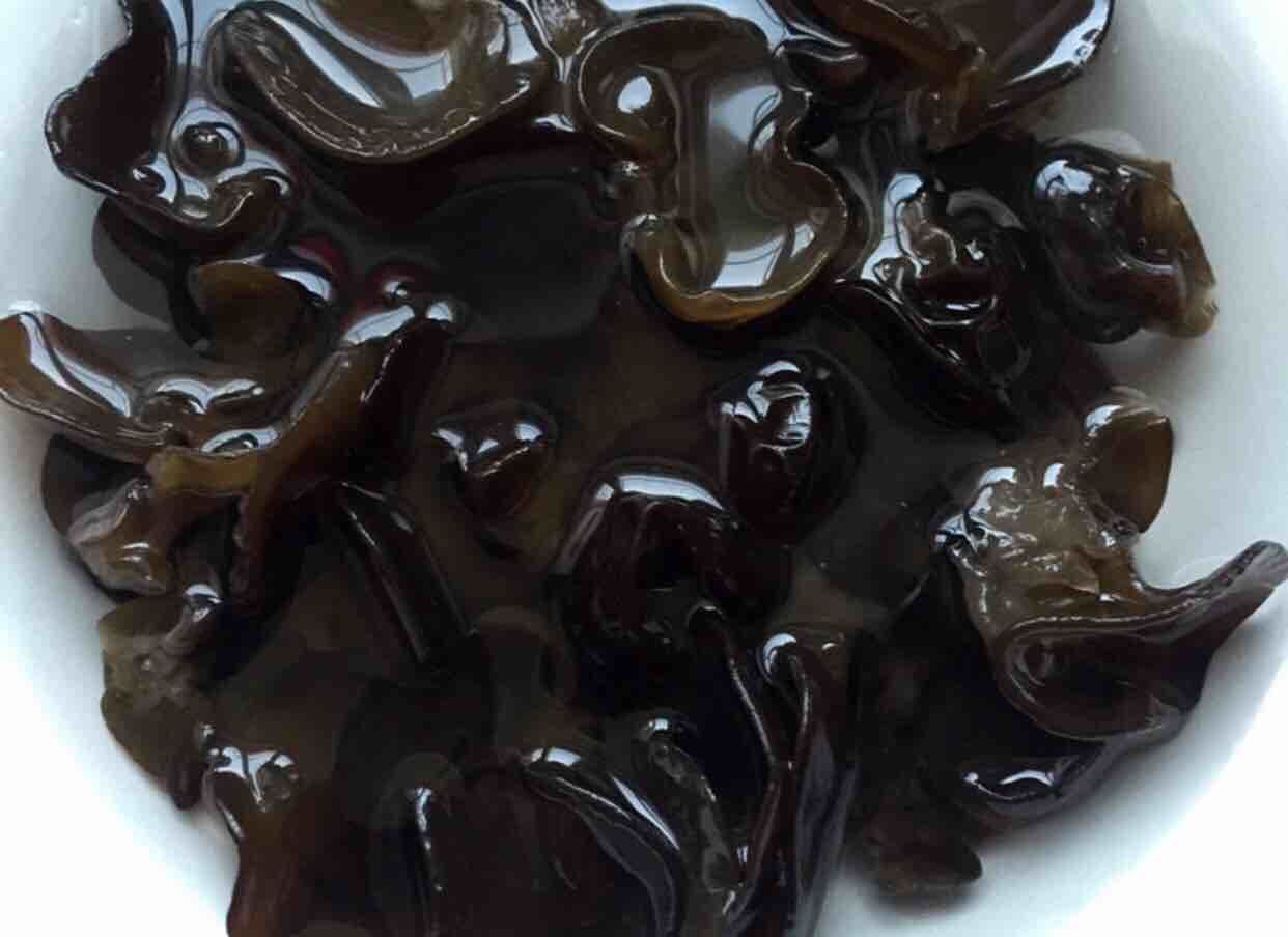 日本人眼中的“长寿菜”，每家都有但不重视，含钙量比骨头还高