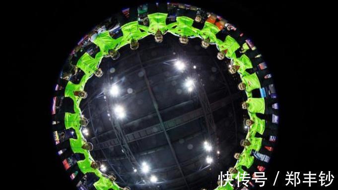 中国选手|羽毛球世锦赛女双决赛后,夺冠的贾一凡为何3次向裁判道歉?