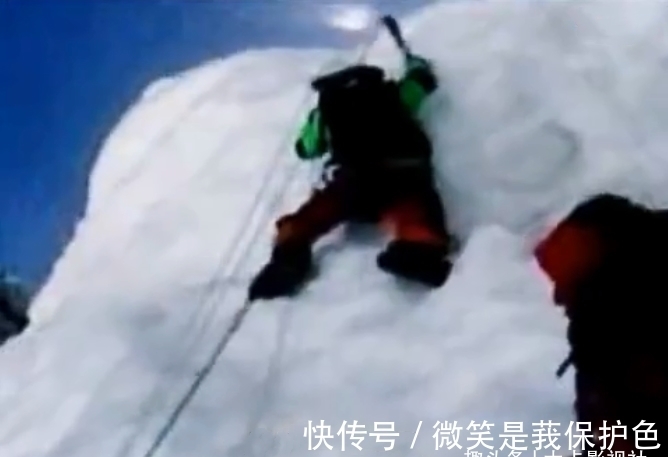 跳伞|跳伞进入洛基山脉腹地,第一顿晚餐竟然是响尾蛇,还吃得津津有味