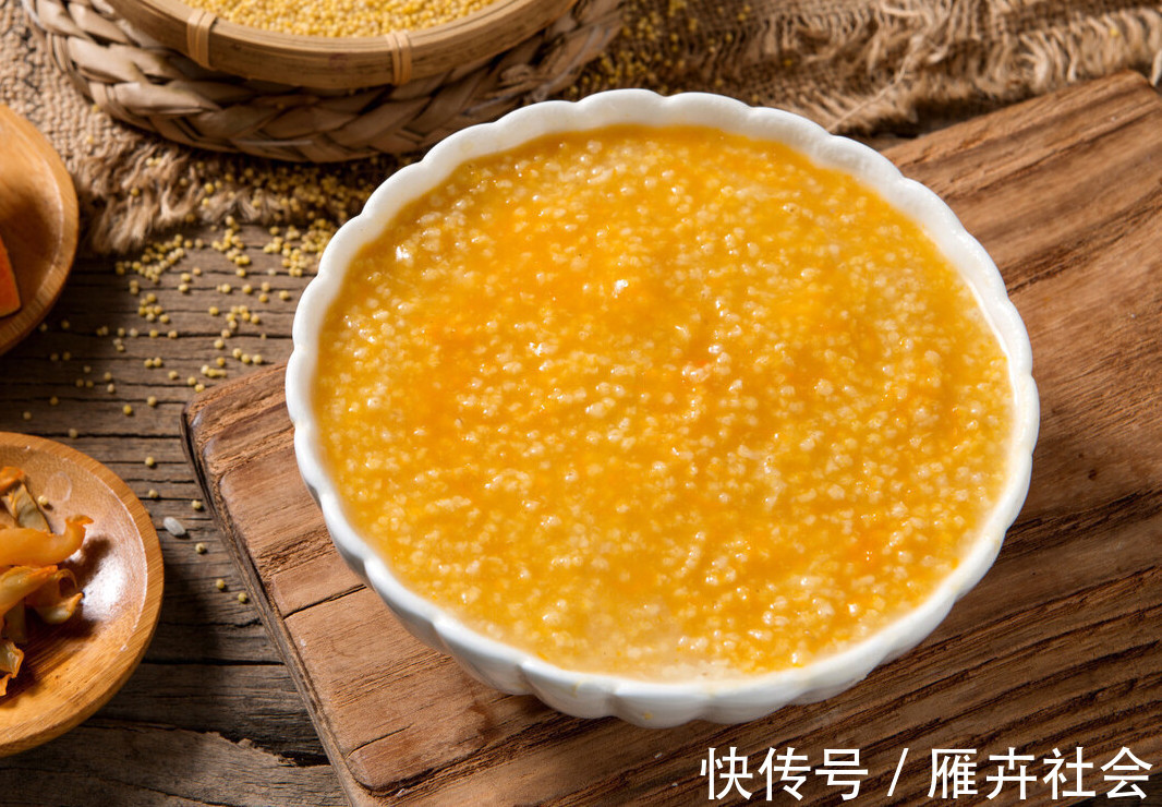 小米粥米油|小米粥怎么熬才好喝技巧全部告诉你,熬的小米粥香浓油润米油多