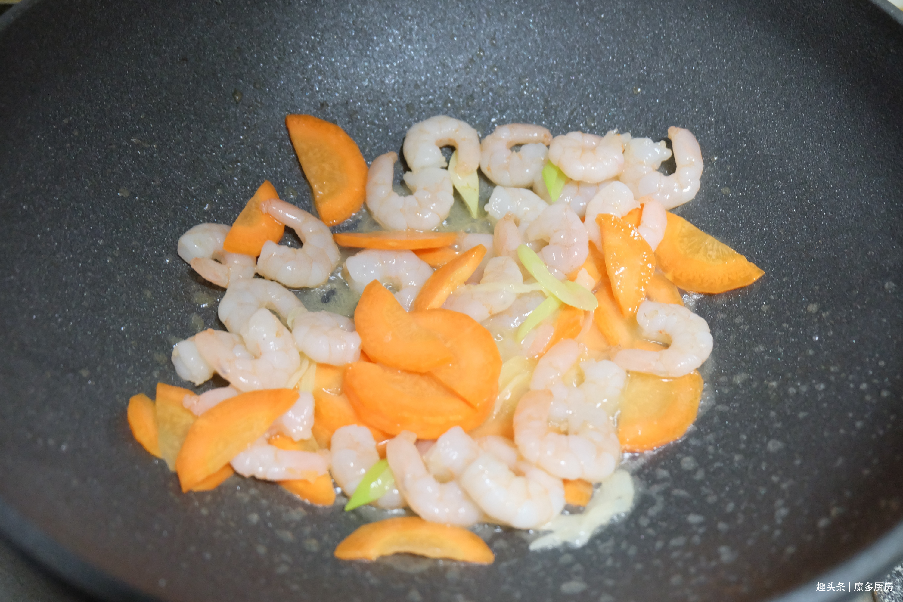 全职妈妈准点做晚餐，20分钟做出一桌家常饭菜，营养健康味道香