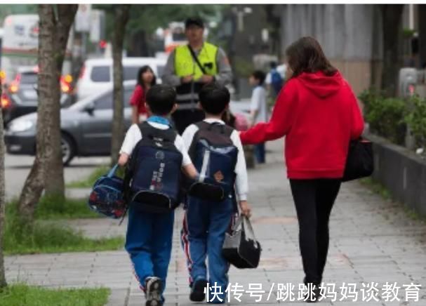 勤工俭学|大学生晒自己和爸妈聊天记录，信息太有梗，学生怀疑自己落伍了