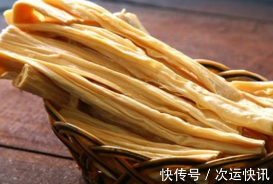 泡腐竹时，是用冷水还是热水很多人做错，难怪腐竹干硬不入味