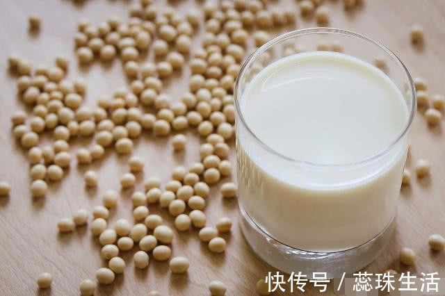 贫血|喝“牛奶”好处多，那早上喝好，还是晚上喝好很多人都搞错了！