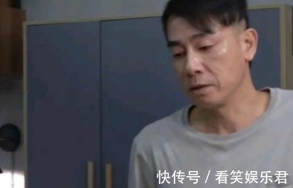 hoho|54岁陈小春节目中落泪！因不舍兄弟淘汰哭到哽咽，眼眶通红惹人疼