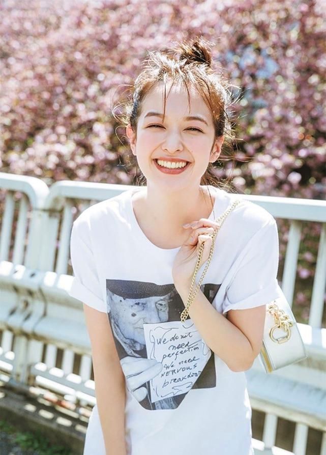 为什么有的女生素颜比化妆还好看？