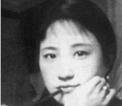 她是一位民国才女,17岁进入外交部19岁结婚,晚年生活凄惨