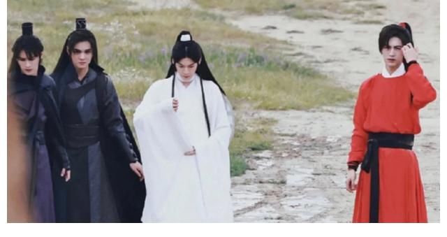 原著|《天官赐福》真人版，南风扶摇还能凑，起码衣服不廉价