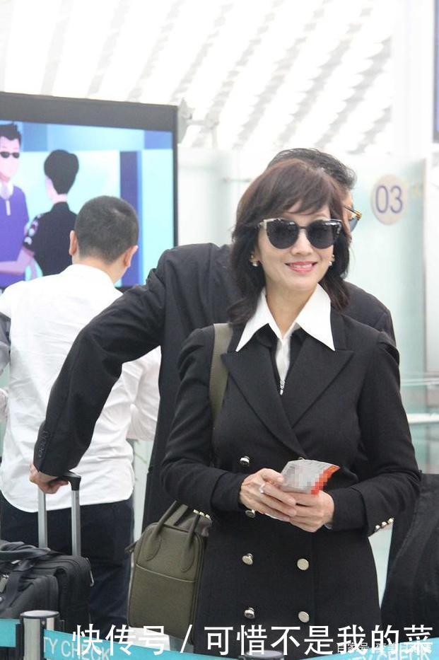 衣服不在多、关键在配色，今秋流行这3种配色单品，穿对了才时髦