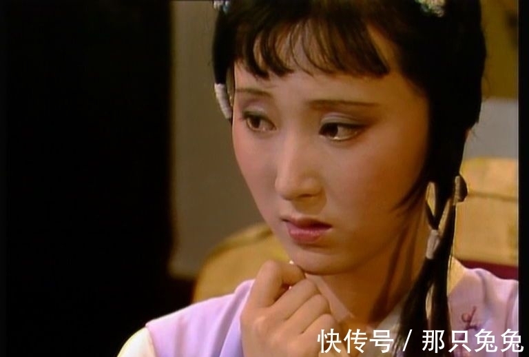 李香玉@林黛玉死后留下半本诗集,妙玉见后大吃一惊,知道好日子到头了