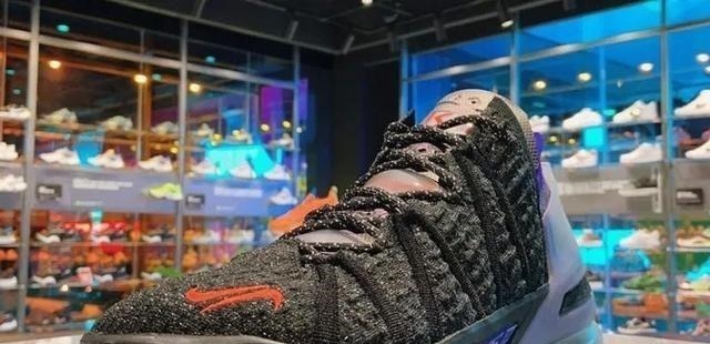 aj5 姆巴佩联名詹姆斯这双跨界诞生的LBJ18你爱了吗!