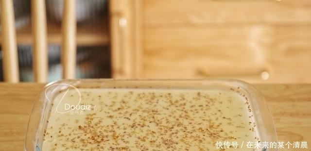 用牛奶搭配做个甜品,味道香营养好,老公孩子抢着吃