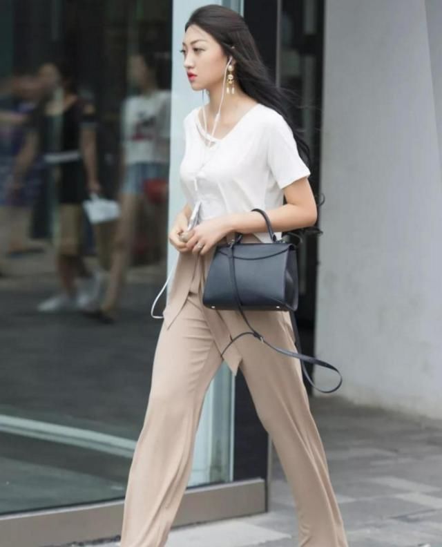 魅力 时髦熟女更迷人,时尚亮眼穿搭,这才是魅力所在