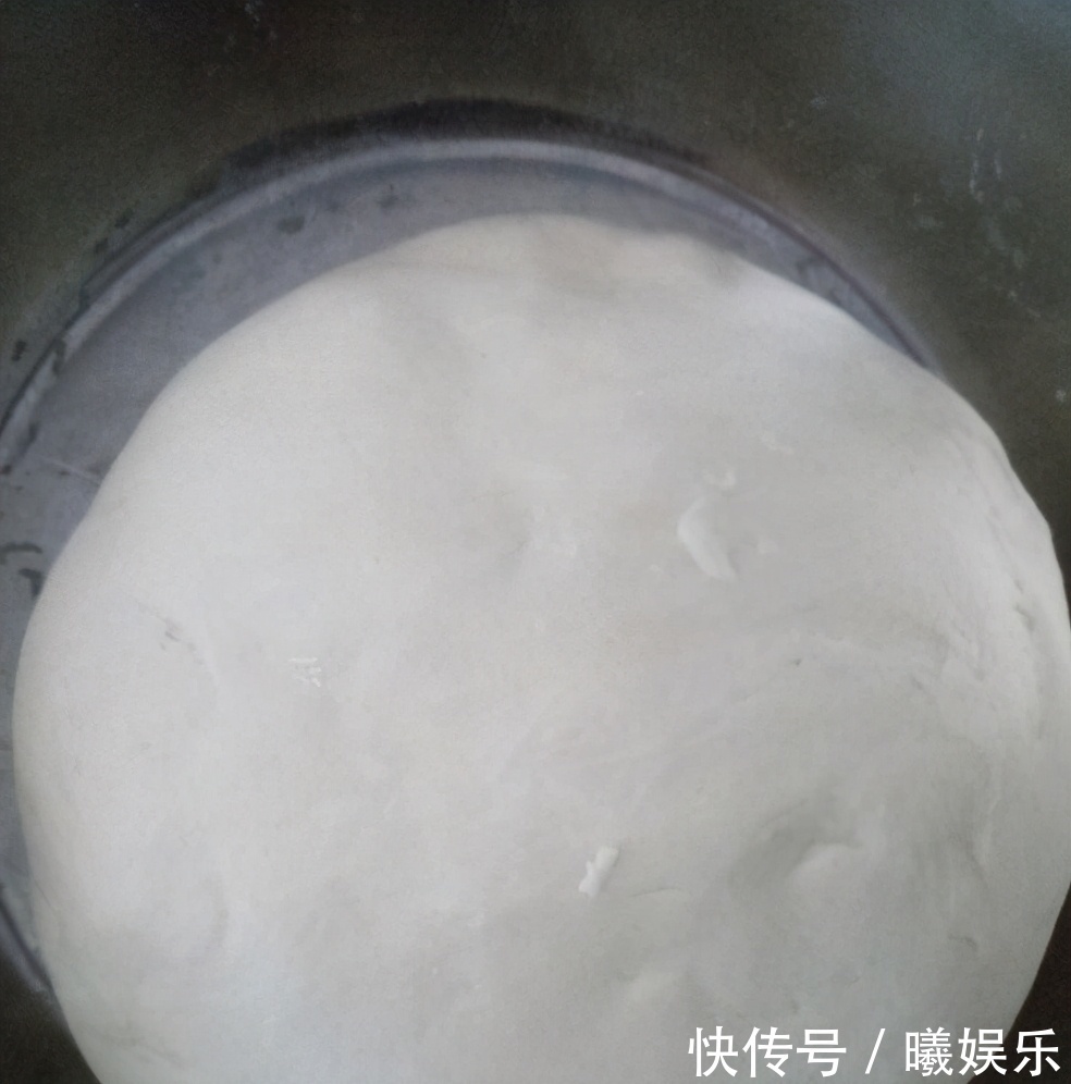 胡萝卜换样做法,不仅当菜吃,还能当零食吃,并且可以补充维生素