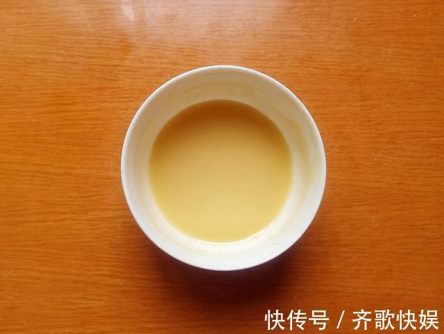 奶奶做的酱香饼，好吃有诀窍，掌握好4点，酥软多层，凉了也好吃