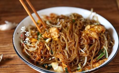 既是菜也是主食，就连南方人也抗拒不了它的美味，食材不多但好吃